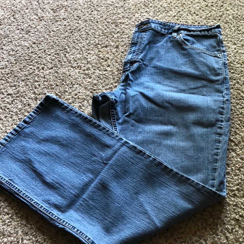 Levi's Mid-Rise Boot Cut Sz 18M - Picture 1 of 7